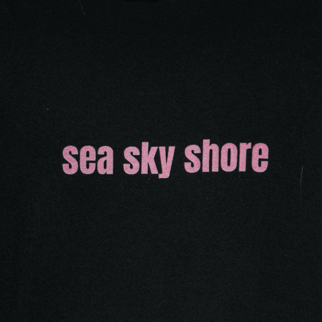 SEA SKY SHORE TSHIRT PINK LETTERS