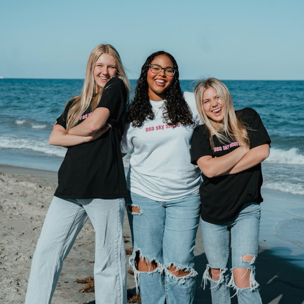 SEA SKY SHORE TSHIRT PINK LETTERS